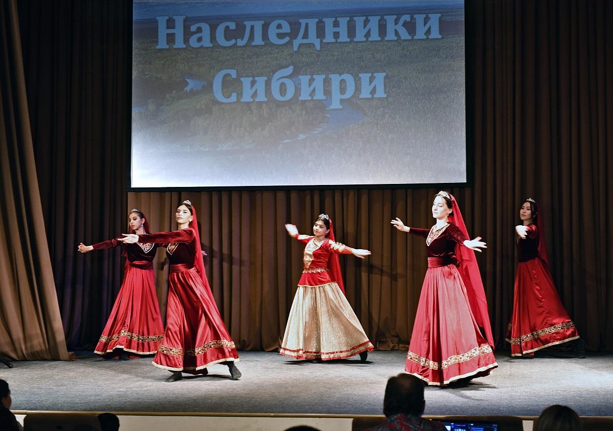 Фото В Новосибирском художественном музее состоялась главная музейная акция года 9