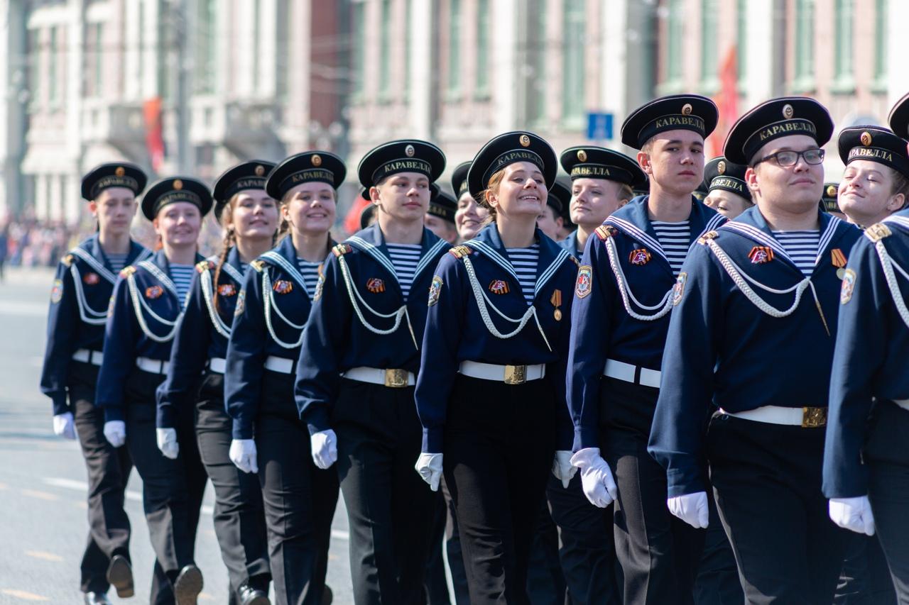 Фото «Этот день мы приближали, как могли»: 20 пронзительных кадров с Парада Победы в Новосибирске 9 Мая 15