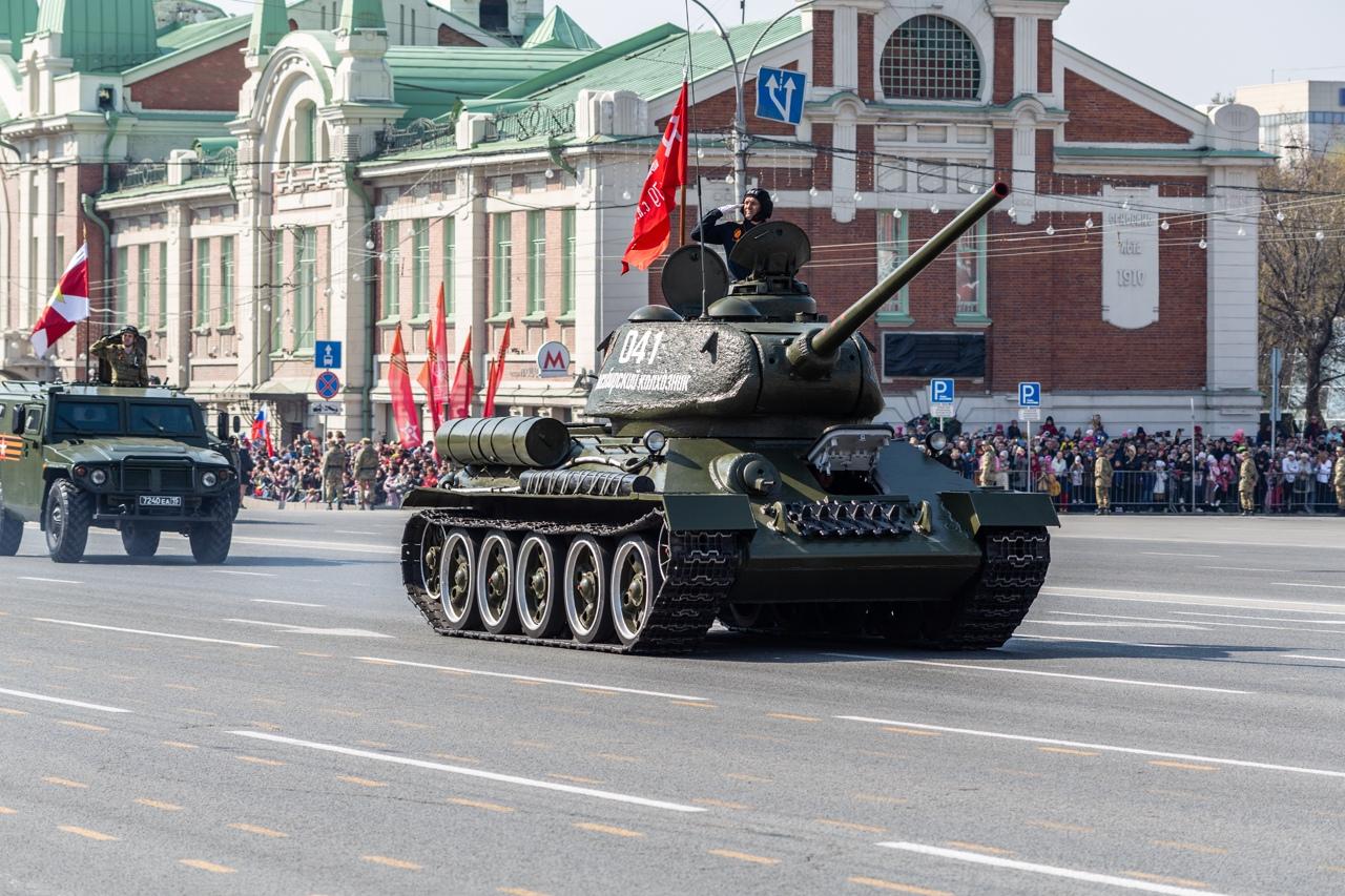 Фото «Этот день мы приближали, как могли»: 20 пронзительных кадров с Парада Победы в Новосибирске 9 Мая 20