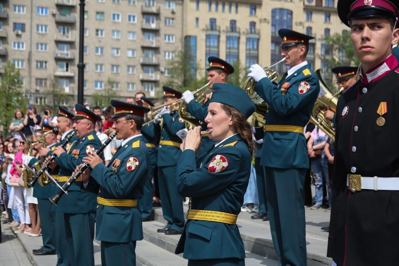 Фото В Новосибирске 400 кадет приняли участие в параде к 30-летию Сибирского кадетского корпуса 7