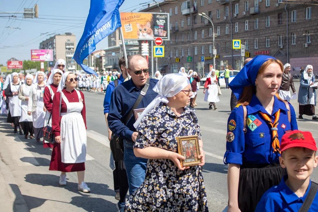 Фото В Новосибирске 21 мая прошел массовый Крестный ход 10