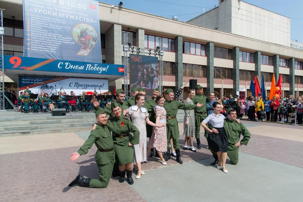 Фото «Уроки мужества» прошли в ДКЖ Новосибирска ко Дню Победы 9 Мая 15