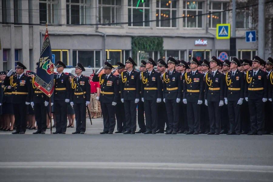 Фото В Новосибирске прошла репетиция Парада Победы к 9 Мая - 20 лучших кадров 11