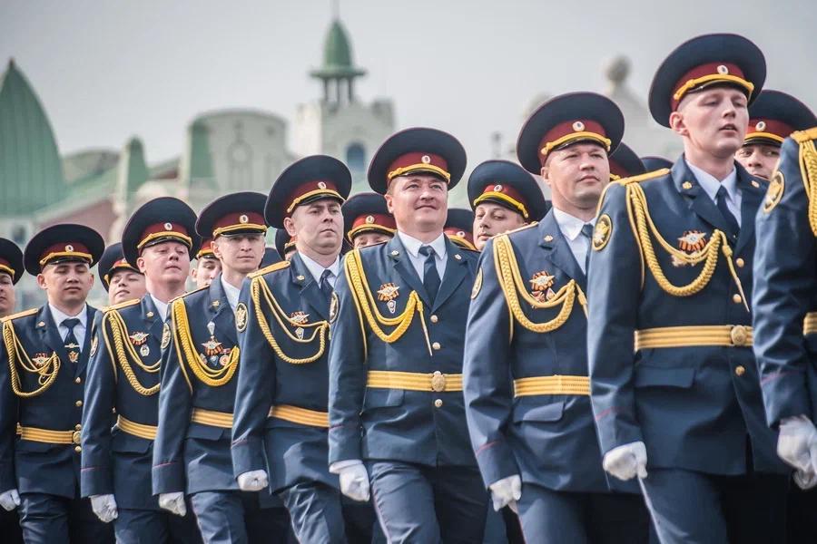 Фото В Новосибирске прошел Парад Победы 9 Мая: 20 лучших кадров 11