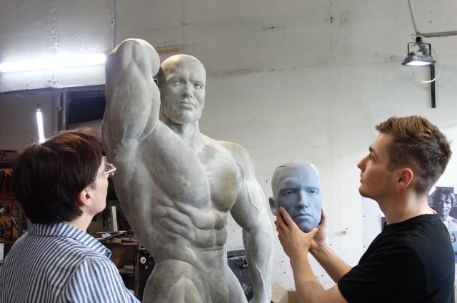 Фото В Новосибирске скульпторы создают реалистичные фигуры и подвижные аниматроники 2