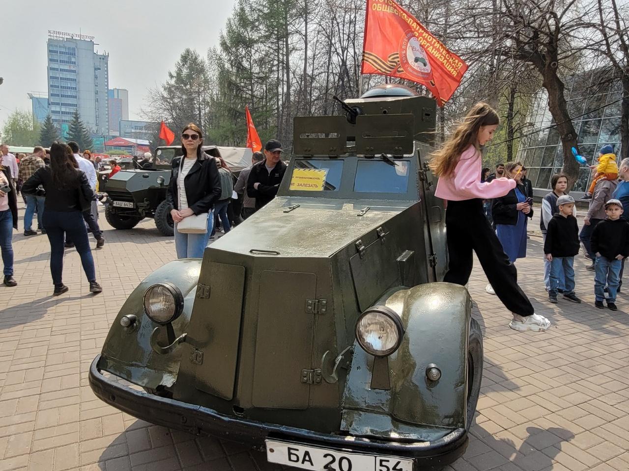 Фото В Новосибирске ретротехнику времен ВОВ не пустили на Парад Победы 4