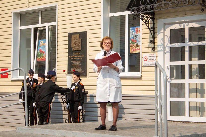 Фото Воспитанники центров помощи департамента по соцполитике мэрии Новосибирска поздравили врачей с Днём Победы 2