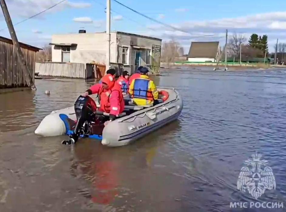 Фото Наводнение в Омске: восемь страшных кадров затопления 7