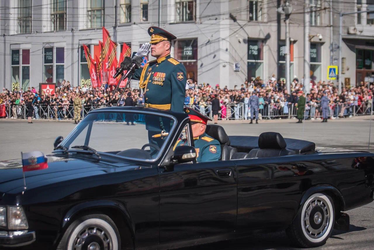 Фото В Новосибирске прошел торжественный парад в День Победы. Фоторепортаж 4