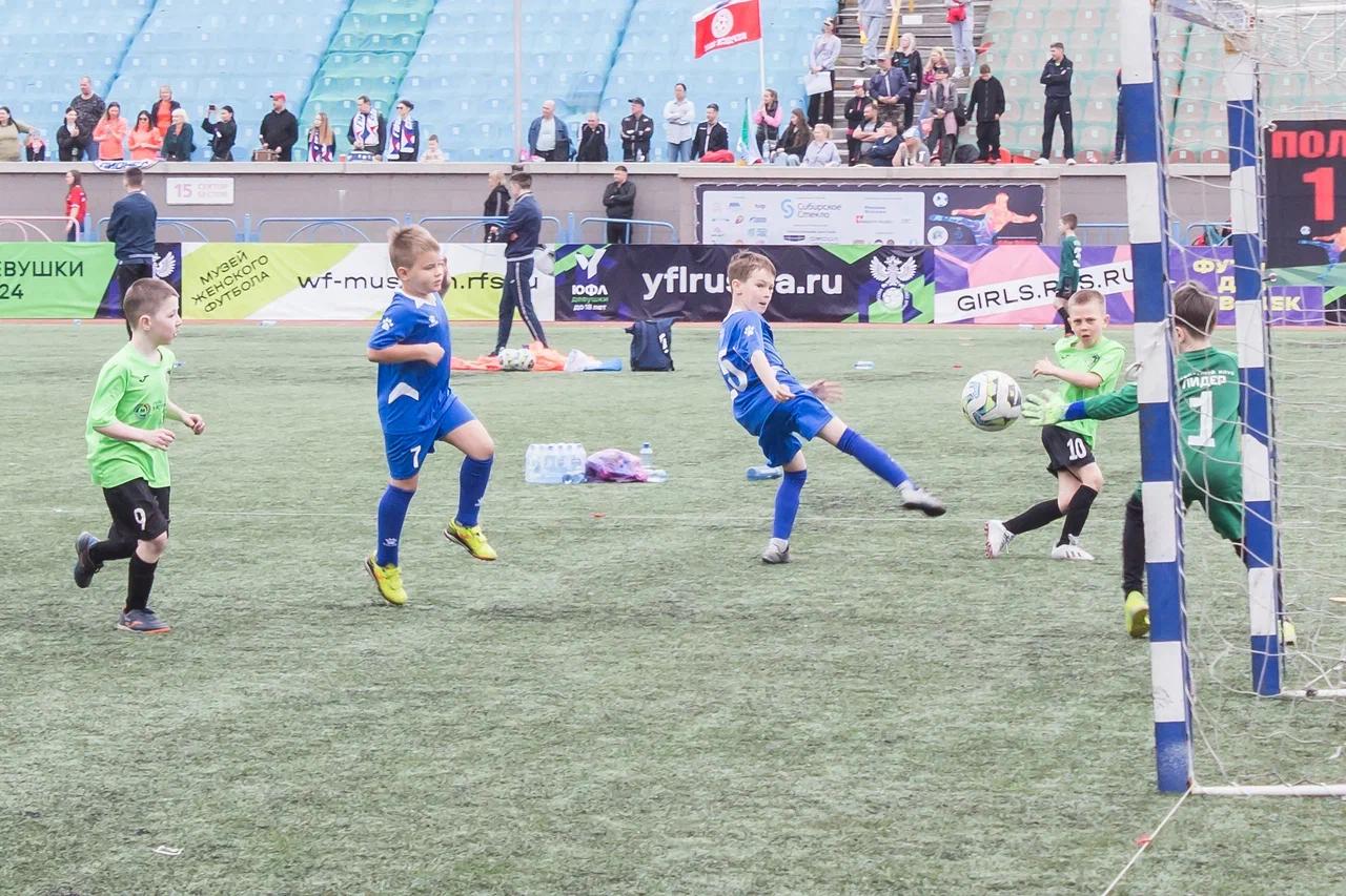 Фото «Спорт – это патриотизм»: в Новосибирске стартовал Всероссийский детский турнир по футболу 5