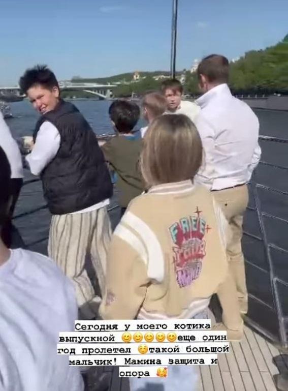 Фото Новосибирский актер Прилучный вместе с бышей женой посетили выпускной сына 3