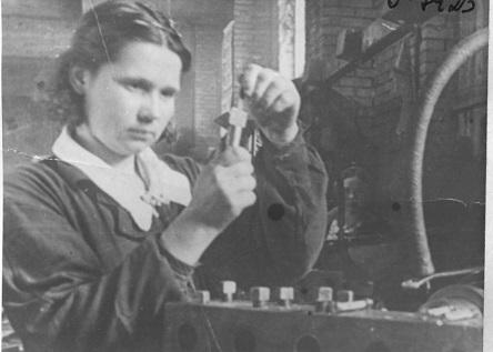 Фото Сюда эвакуировали заводы, театры и детей. Как Новосибирск сохранил культуру России и построил НОВАТ в разгар Великой Отечественной войны 4