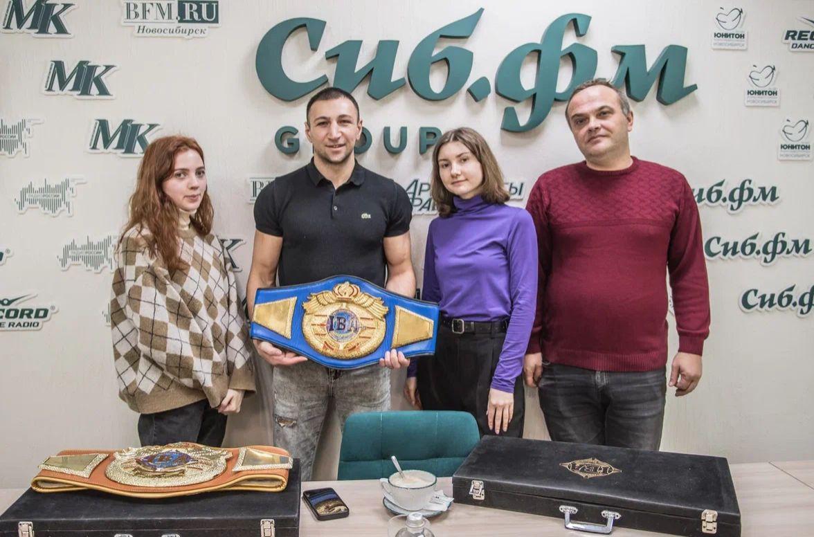 Фото Непобедимый боксер из Новосибирска Вараздат Мкртчян поделился, как стать чемпионом, когда всё против этого 3 - Сиб.ФМ Фото Непобедимый боксер из Новосибирска Вараздат Мкртчян поделился, как стать чемпионом, когда всё против этого 3