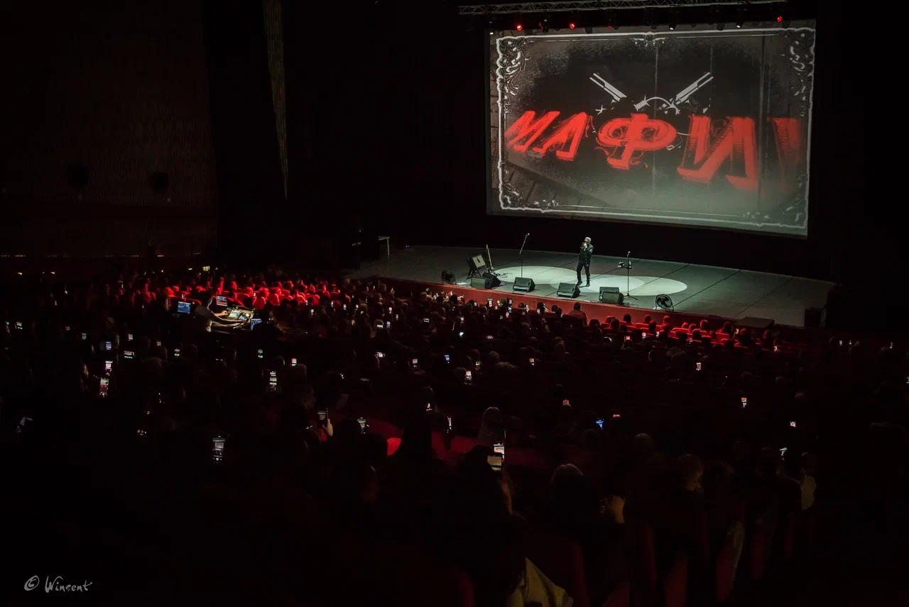 Фото «Вечер шансона» в Новосибирске: на сцену вышли «Воровайки», Мафик и «БумеR». ФОТОРЕПОРТАЖ 2