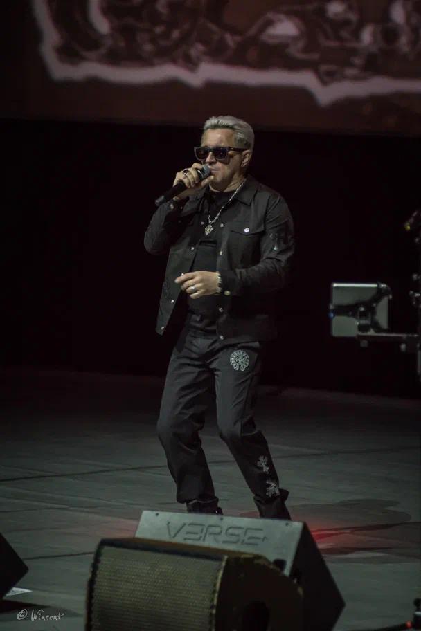 Фото «Вечер шансона» в Новосибирске: на сцену вышли «Воровайки», Мафик и «БумеR». ФОТОРЕПОРТАЖ 3