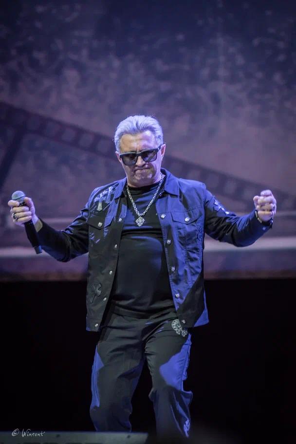 Фото «Вечер шансона» в Новосибирске: на сцену вышли «Воровайки», Мафик и «БумеR». ФОТОРЕПОРТАЖ 4