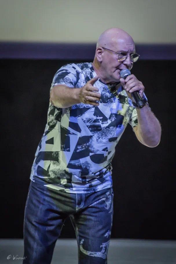 Фото «Вечер шансона» в Новосибирске: на сцену вышли «Воровайки», Мафик и «БумеR». ФОТОРЕПОРТАЖ 16