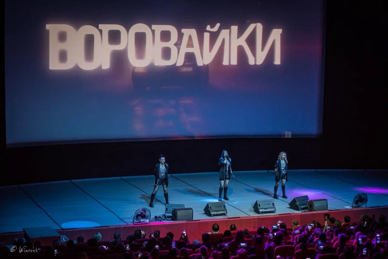 Фото «Вечер шансона» в Новосибирске: на сцену вышли «Воровайки», Мафик и «БумеR». ФОТОРЕПОРТАЖ 36