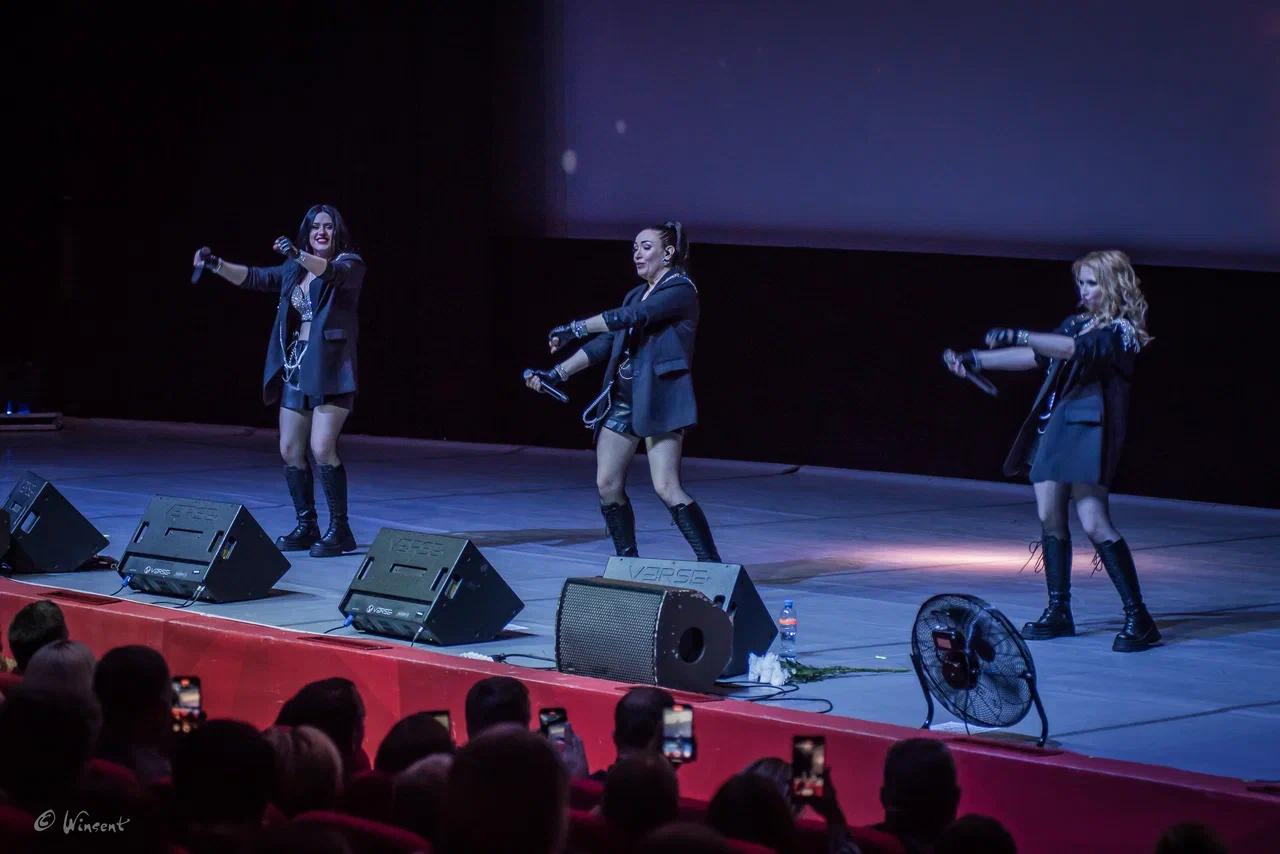 Фото «Вечер шансона» в Новосибирске: на сцену вышли «Воровайки», Мафик и «БумеR». ФОТОРЕПОРТАЖ 37