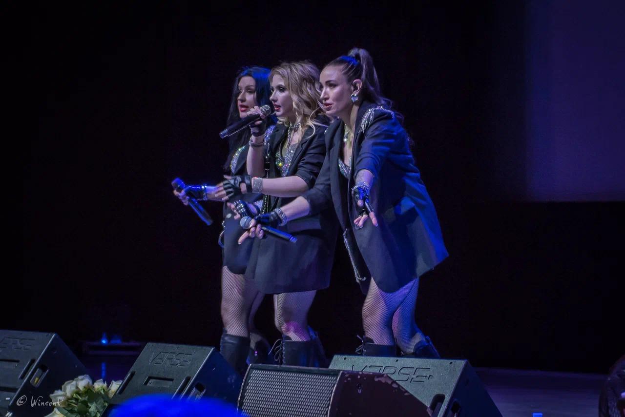 Фото «Вечер шансона» в Новосибирске: на сцену вышли «Воровайки», Мафик и «БумеR». ФОТОРЕПОРТАЖ 41