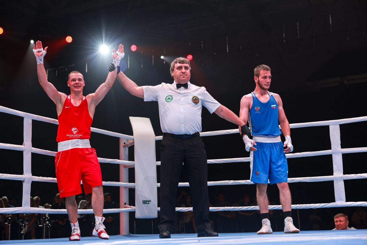 Фото Студент из Новосибирска завоевал золото на первенстве России по боксу 2 - Сиб.ФМ Фото Студент из Новосибирска завоевал золото на первенстве России по боксу 2