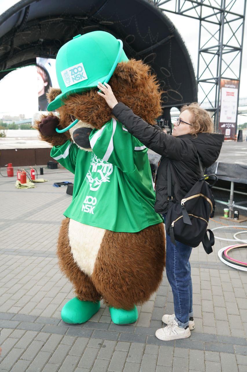 Фото Огненное шоу потрясло Новосибирск: на Михайловской набережной вспыхнули «Огни Сибири». ФОТОРЕПОРТАЖ 2 - Сиб.ФМ Фото Огненное шоу потрясло Новосибирск: на Михайловской набережной вспыхнули «Огни Сибири». ФОТОРЕПОРТАЖ 2