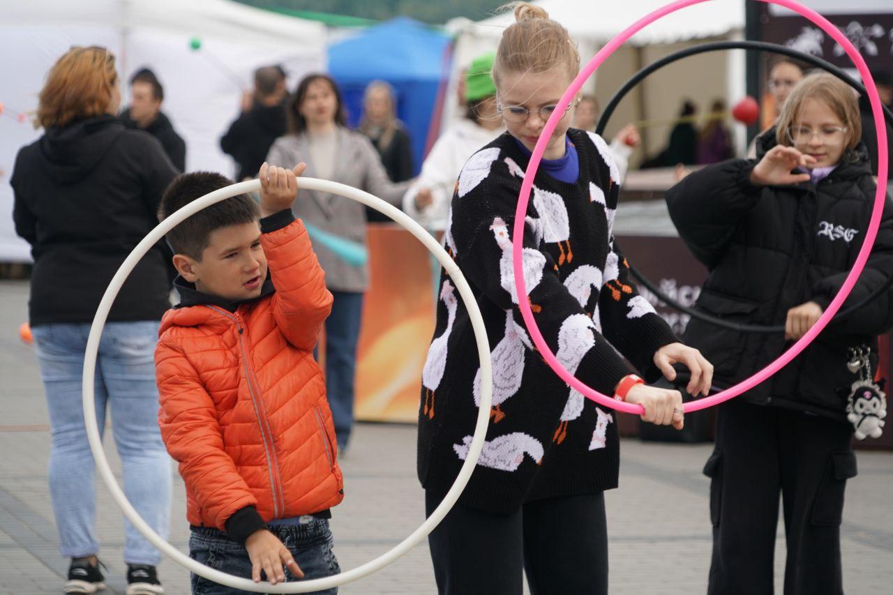 Фото Огненное шоу потрясло Новосибирск: на Михайловской набережной вспыхнули «Огни Сибири». ФОТОРЕПОРТАЖ 6 - Сиб.ФМ Фото Огненное шоу потрясло Новосибирск: на Михайловской набережной вспыхнули «Огни Сибири». ФОТОРЕПОРТАЖ 6