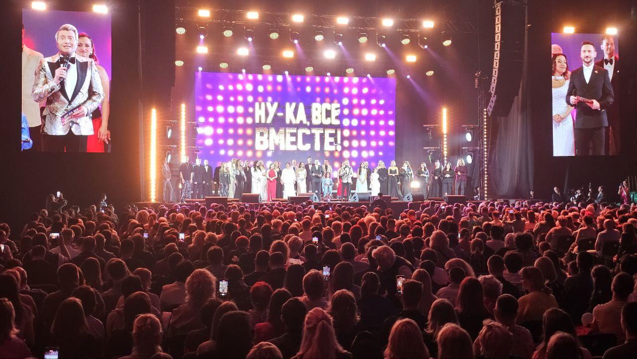 Фото Супершоу в Новосибирске: звёзды «Ну-ка, все вместе!» зажгли сцену «Локомотив-Арены». ФОТОРЕПОРТАЖ 6 - Сиб.ФМ Фото Супершоу в Новосибирске: звёзды «Ну-ка, все вместе!» зажгли сцену «Локомотив-Арены». ФОТОРЕПОРТАЖ 6