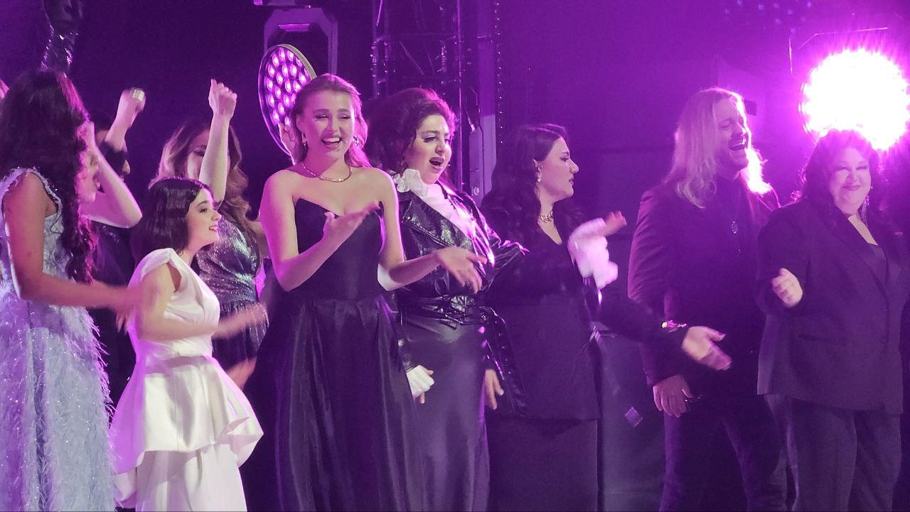 Фото Супершоу в Новосибирске: звёзды «Ну-ка, все вместе!» зажгли сцену «Локомотив-Арены». ФОТОРЕПОРТАЖ 9 - Сиб.ФМ Фото Супершоу в Новосибирске: звёзды «Ну-ка, все вместе!» зажгли сцену «Локомотив-Арены». ФОТОРЕПОРТАЖ 9