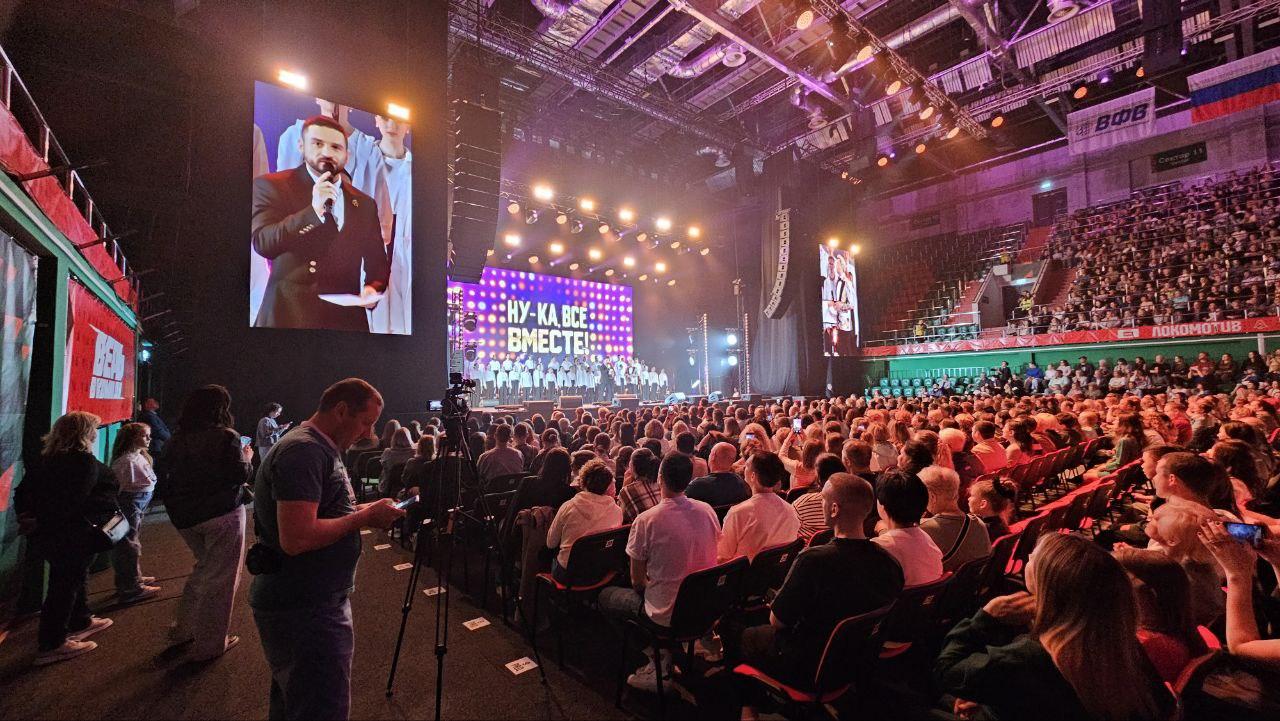 Фото «Ну-ка, все вместе!» с Басковым и Лазаревым: звезды проводят концерт в Новосибирске. ОНЛАЙН 13 - Сиб.ФМ Фото «Ну-ка, все вместе!» с Басковым и Лазаревым: звезды проводят концерт в Новосибирске. ОНЛАЙН 13