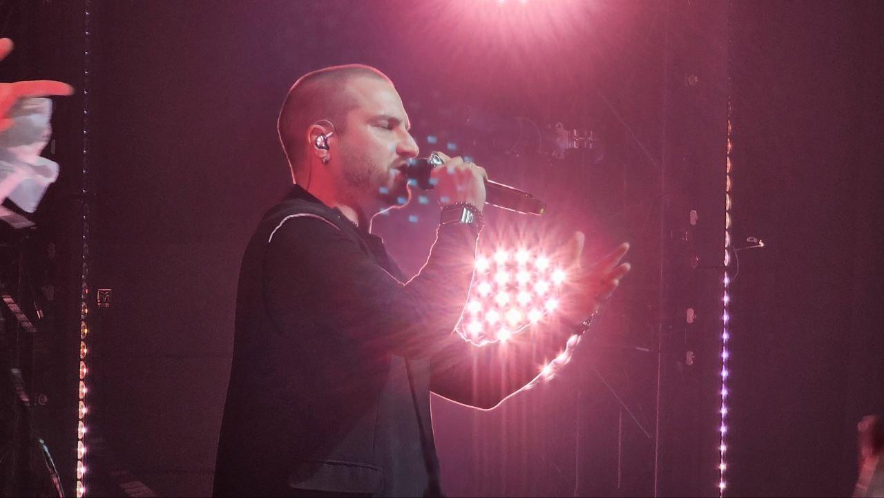 Фото Супершоу в Новосибирске: звёзды «Ну-ка, все вместе!» зажгли сцену «Локомотив-Арены». ФОТОРЕПОРТАЖ 22 - Сиб.ФМ Фото Супершоу в Новосибирске: звёзды «Ну-ка, все вместе!» зажгли сцену «Локомотив-Арены». ФОТОРЕПОРТАЖ 22