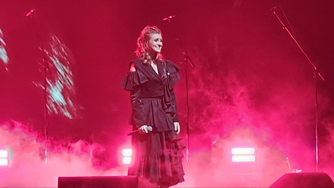 Фото Супершоу в Новосибирске: звёзды «Ну-ка, все вместе!» зажгли сцену «Локомотив-Арены». ФОТОРЕПОРТАЖ 24 - Сиб.ФМ Фото Супершоу в Новосибирске: звёзды «Ну-ка, все вместе!» зажгли сцену «Локомотив-Арены». ФОТОРЕПОРТАЖ 24