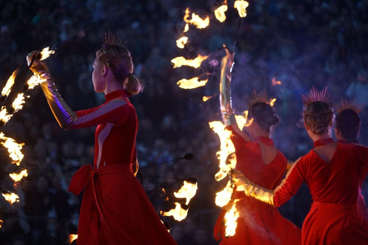 Фото Огненное шоу потрясло Новосибирск: на Михайловской набережной вспыхнули «Огни Сибири». ФОТОРЕПОРТАЖ 23 - Сиб.ФМ Фото Огненное шоу потрясло Новосибирск: на Михайловской набережной вспыхнули «Огни Сибири». ФОТОРЕПОРТАЖ 23