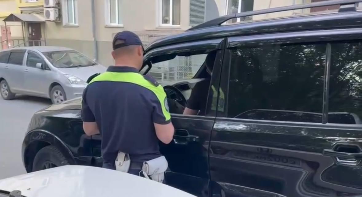 Фото В Новосибирске арестован водитель внедорожника, который год назад напал на криминального журналиста 2 - Сиб.ФМ Фото В Новосибирске арестован водитель внедорожника, который год назад напал на криминального журналиста 2