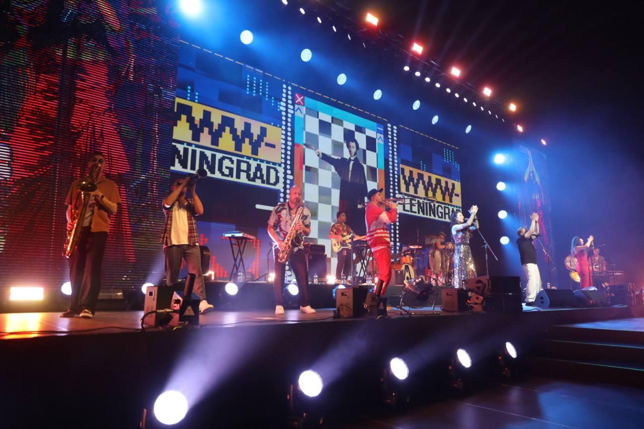 Фото Опубликованы кадры с концерта группы «Ленинград» в Новосибирске 2