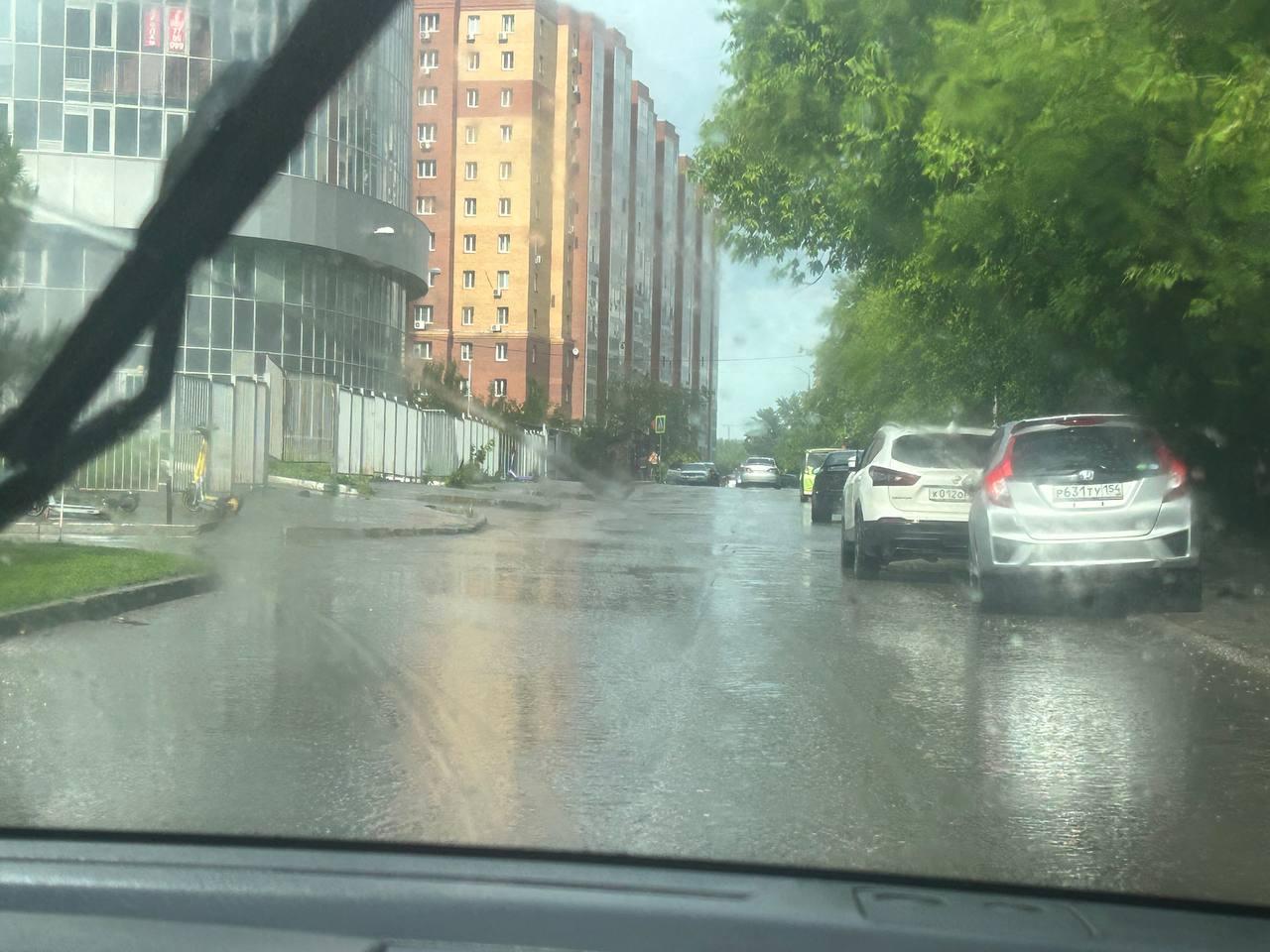 Фото Опубликованы фотографии сильного ливня в Новосибирске 3 - Сиб.ФМ Фото Опубликованы фотографии сильного ливня в Новосибирске 3