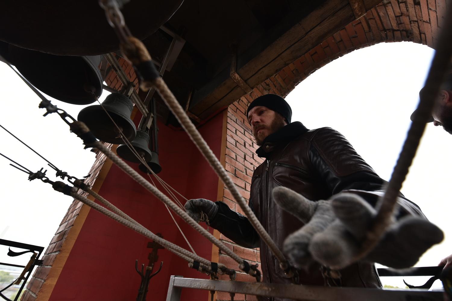 Фото В Новосибирске прошёл крестный ход в День славянской письменности и культуры: 30 кадров вдохновляющего события 28