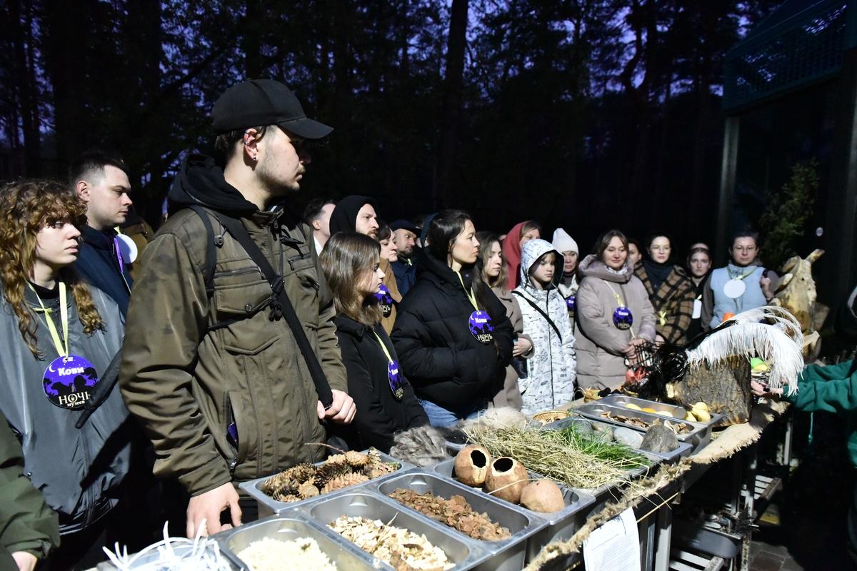 Фото Звери в темноте: кого увидели новосибирцы после заката в зоопарке на Ночи музеев - 24 атмосферных кадра 5