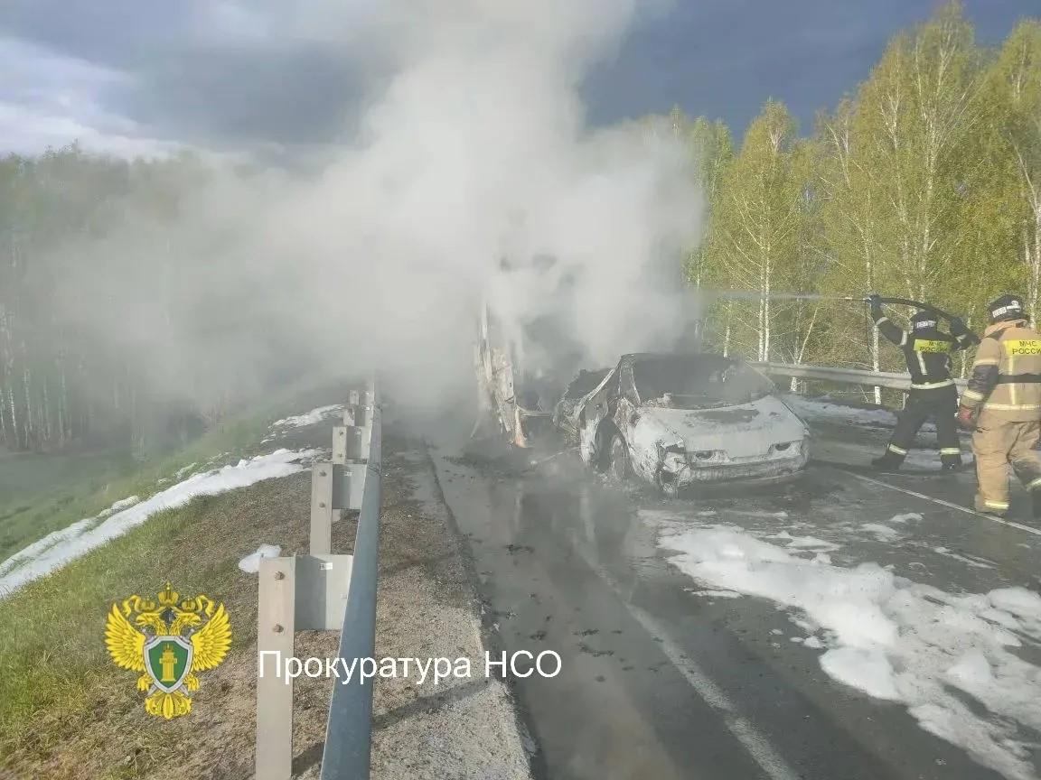 Фото Опубликованы фото с места тройного ДТП с возгоранием на трассе под Новосибирском 4 - Сиб.ФМ Фото Опубликованы фото с места тройного ДТП с возгоранием на трассе под Новосибирском 4