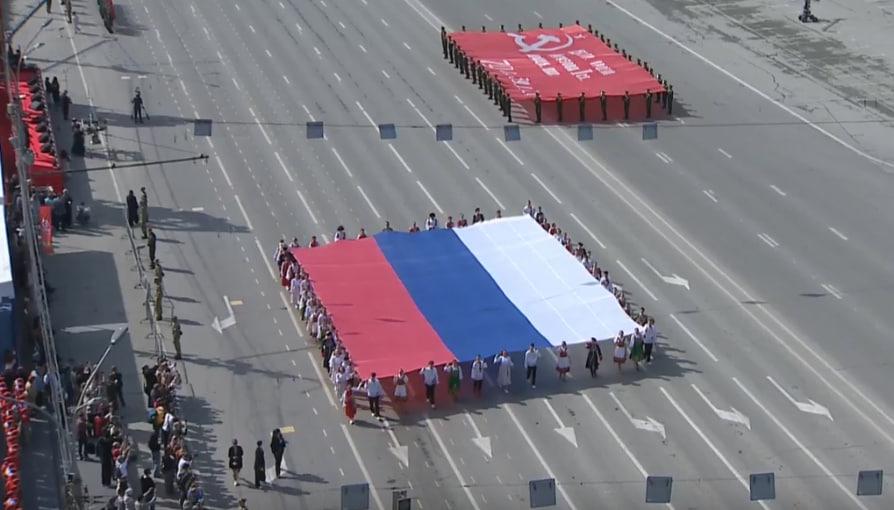 Фото Фото погибших героев, военная техника и салют. Онлайн-репортаж празднования 81-ой годовщины Победы в Новосибирске 8