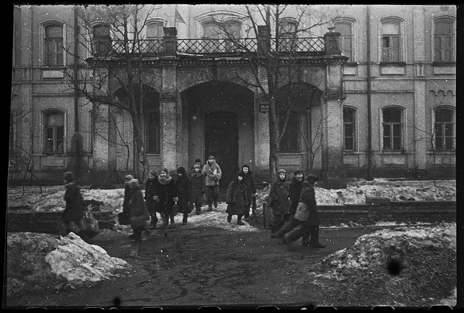 Фото Сотни трупов лежали на земле. В Новосибирске показали страшные кадры ВОВ 3