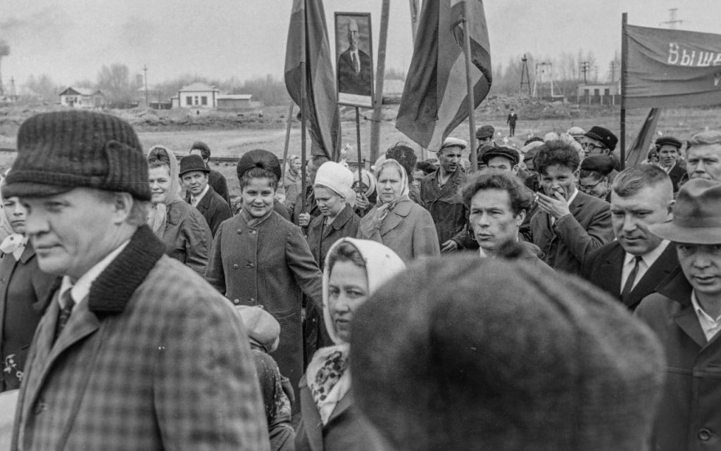 Фото Жители Новосибирска вспомнили первомайскую демонстрацию 1970-х годов 4