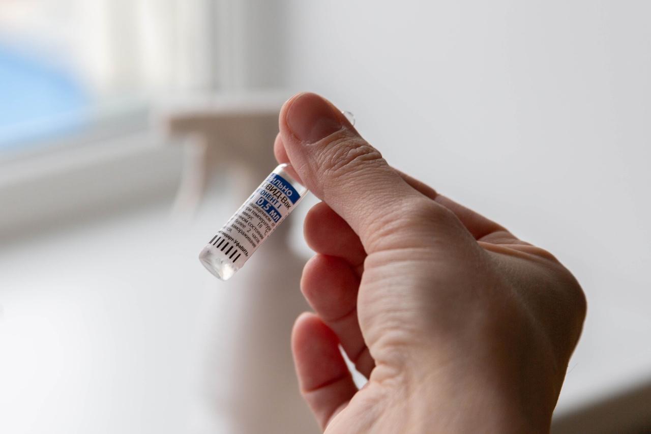 Фото Pfizer после «Спутника»: учёный рассказал, можно ли делать зарубежную и российскую вакцину одновременно 4