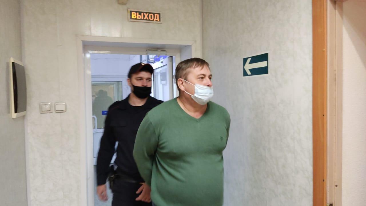 Фото В Новосибирске депутата Заксобрания Глеба Поповцева отправили под домашний арест 2