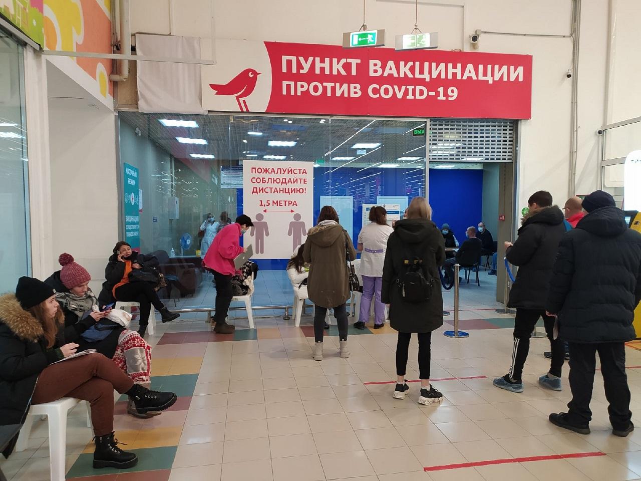 Фото Новые ограничения из-за коронавируса вводят в Новосибирске: куда не пустят без прививки и QR-кода с 12 ноября 4