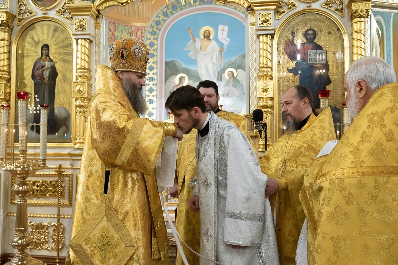 Фото Новосибирский митрополит Никодим благословил верующих на Рождественский пост 5