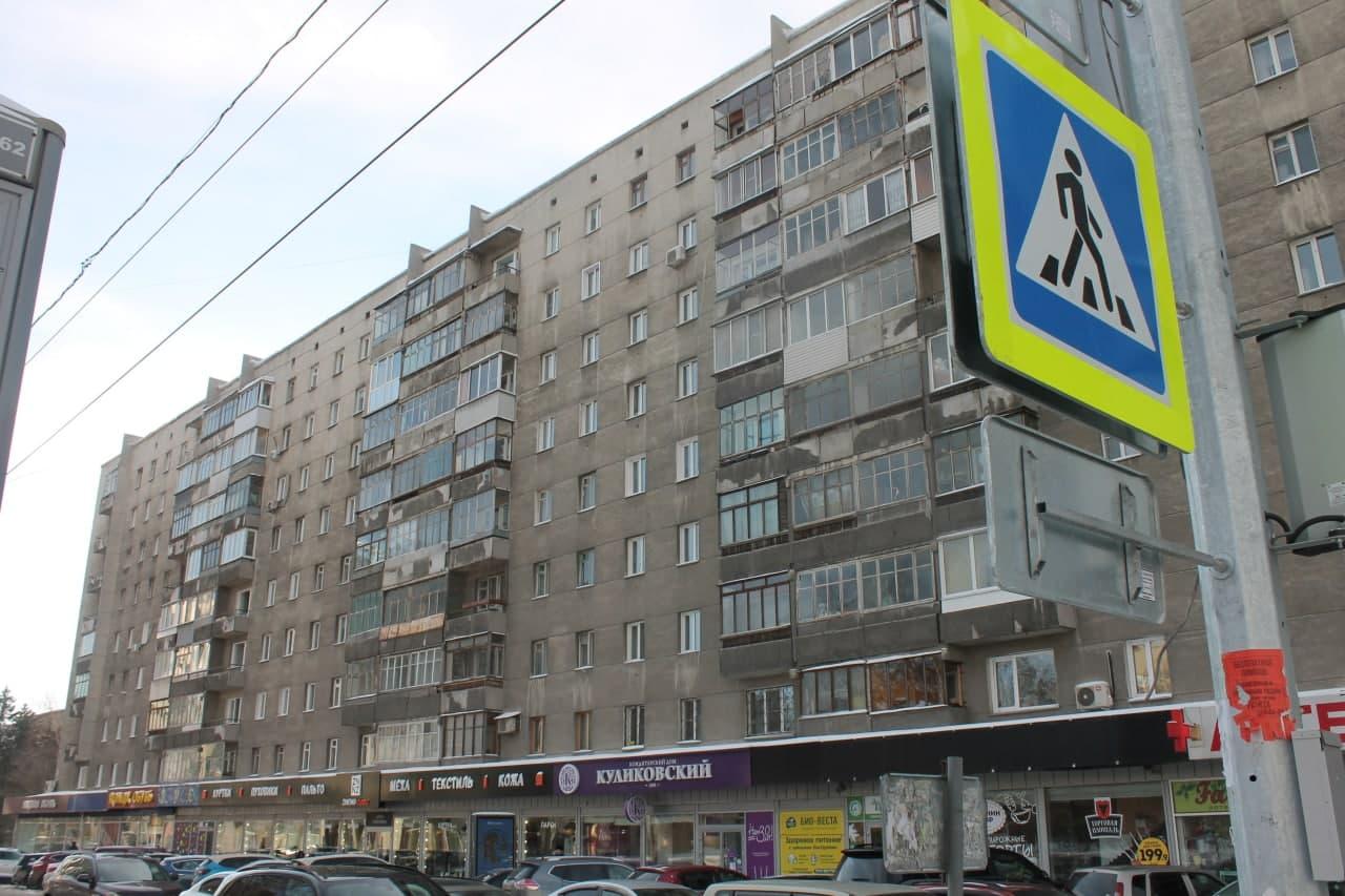 Фото «Рухнут два подъезда»: жители девятиэтажки в центре Новосибирска боятся обрушения дома 2
