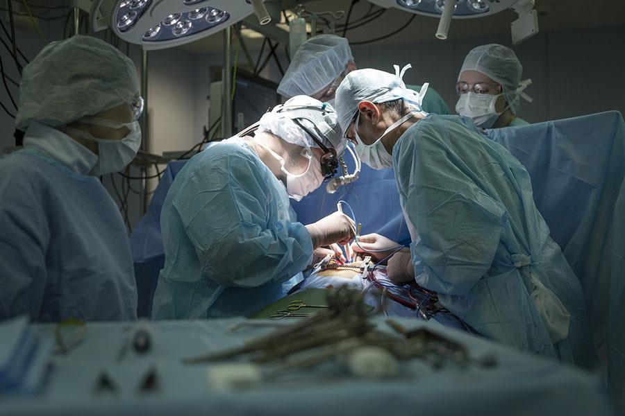 Фото «Родители проходят через ад»: хирург клиники Мешалкина в Новосибирске рассказал, как спасают младенцев с редким пороком сердца 7