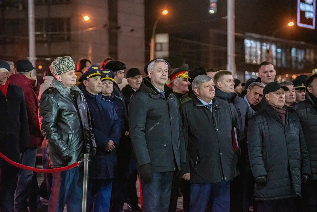 Фото Открытие стелы «Новосибирск — город трудовой доблести» 3 ноября: 20 лучших фото 21