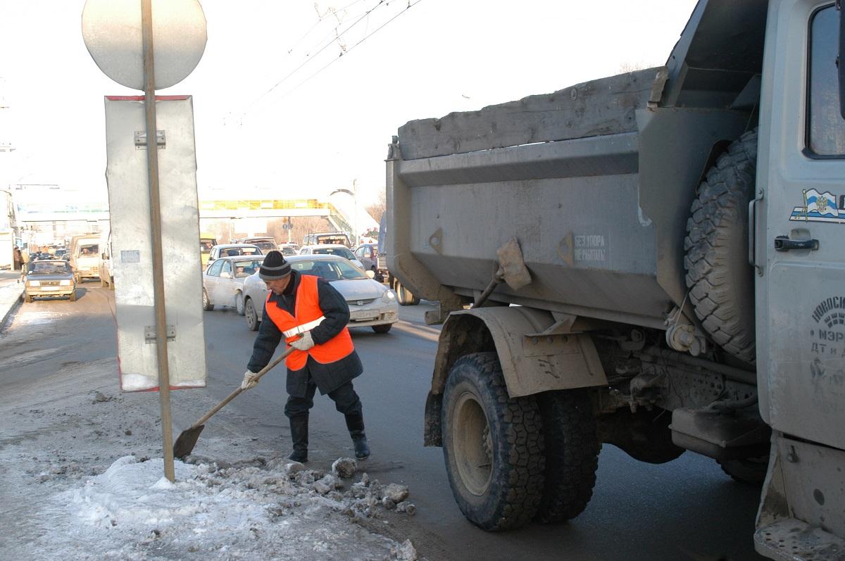 Фото Мэр Новосибирска взял уборку городских улиц и придомовых территорий под особый контроль 2